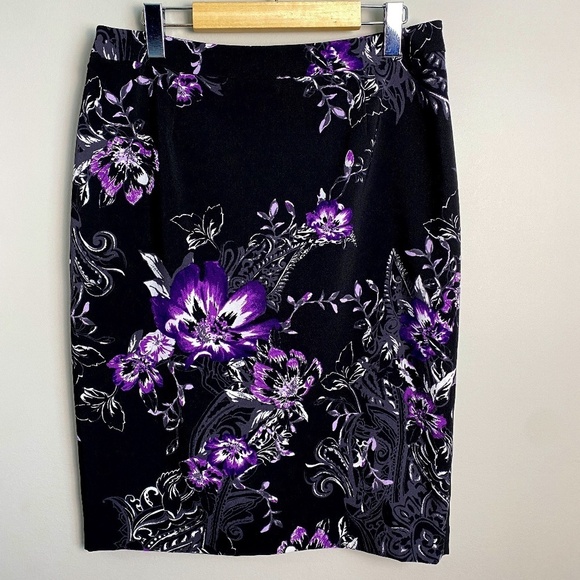 Cleo Women's Black Skirt‎ Purple Floral Print Whimsigoth Size 8 Fairies Mystical - Picture 1 of 11